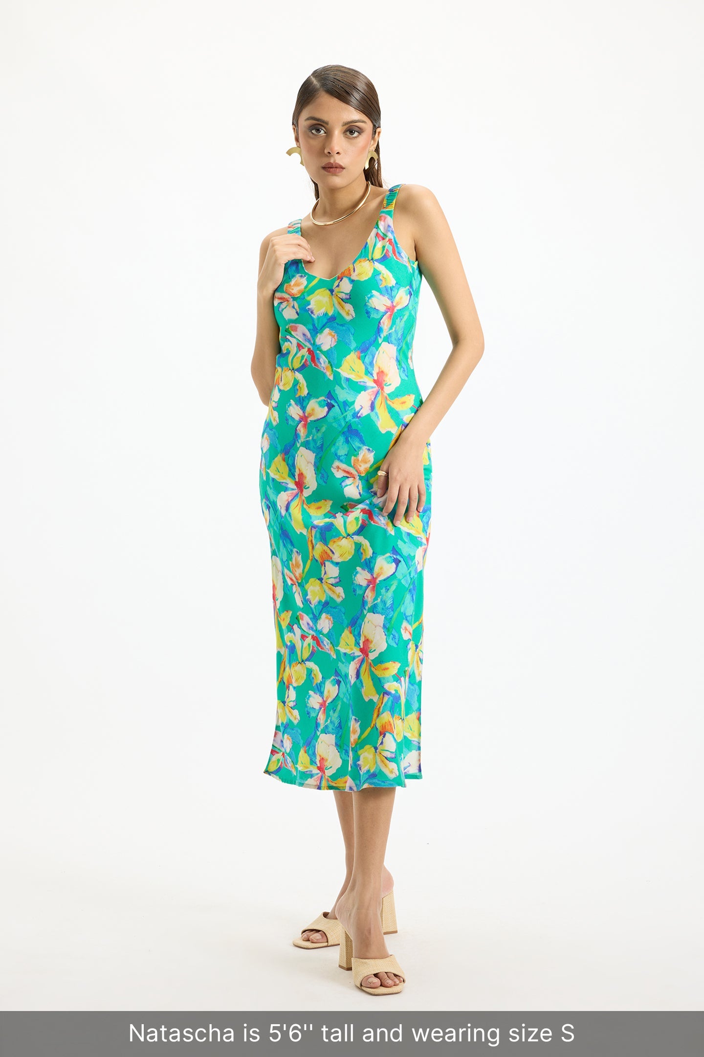 Alia|Elegant Floral Viscose V-neck Midi Dress