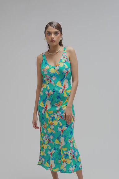 Alfiya|Floral Reverie V-Neck Maxi Dress